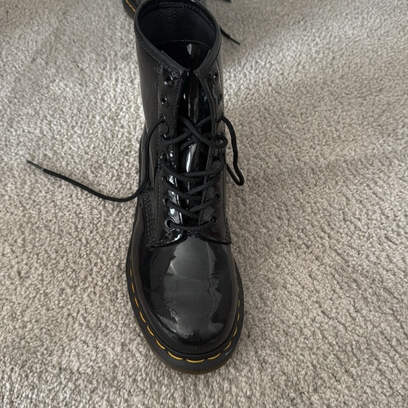 DR. Martens - Black Shiney Leather Size 7 US - Picture 3 of 6